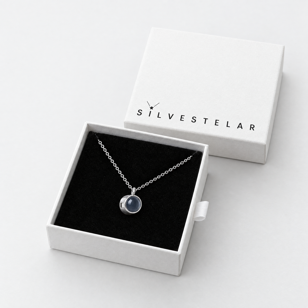 Collar Mirilla del Recuerdo en su caja de regalo Silvestelar