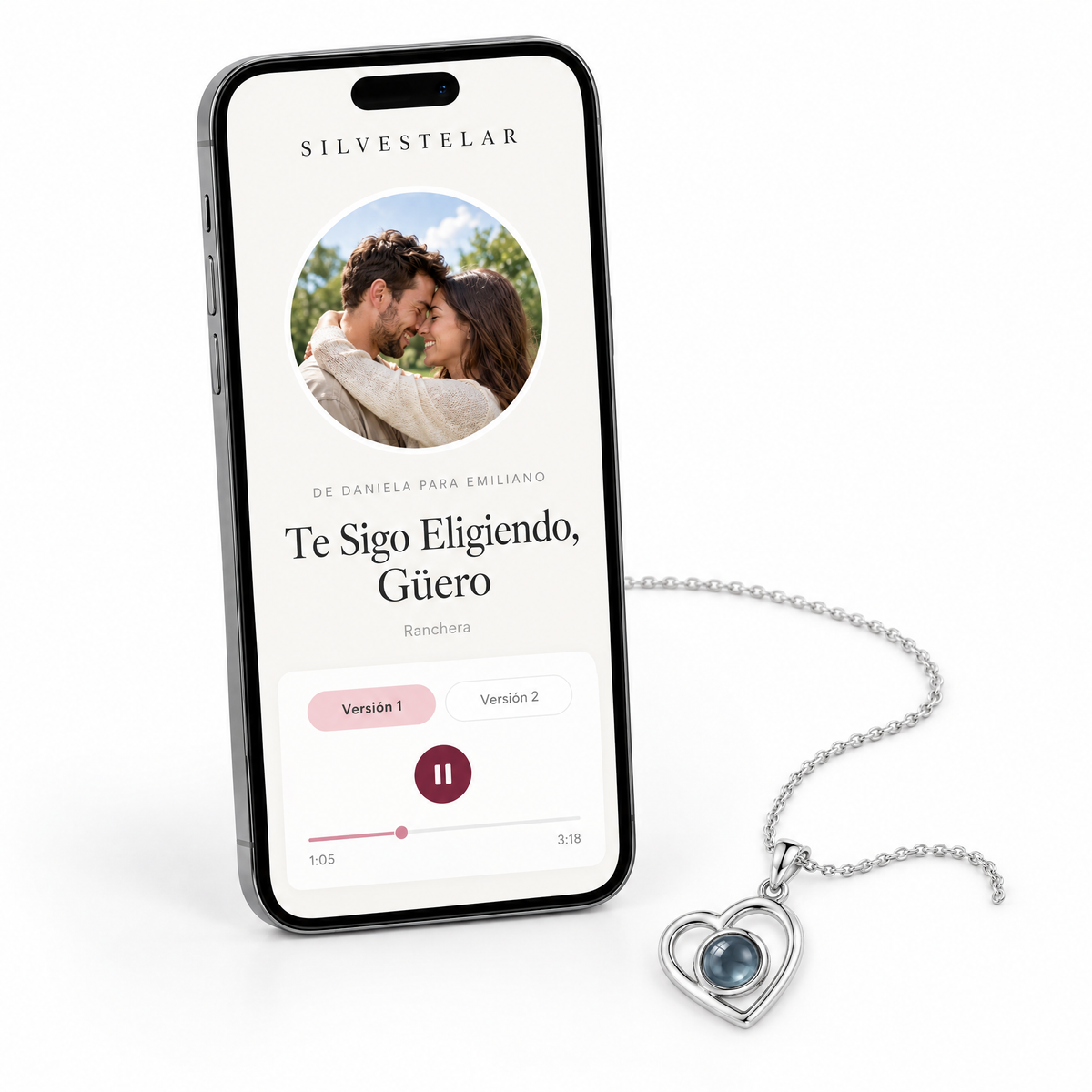 Canción con su historia: canción personalizada con sus nombres, en el celular junto al collar Corazón Eterno de Silvestelar