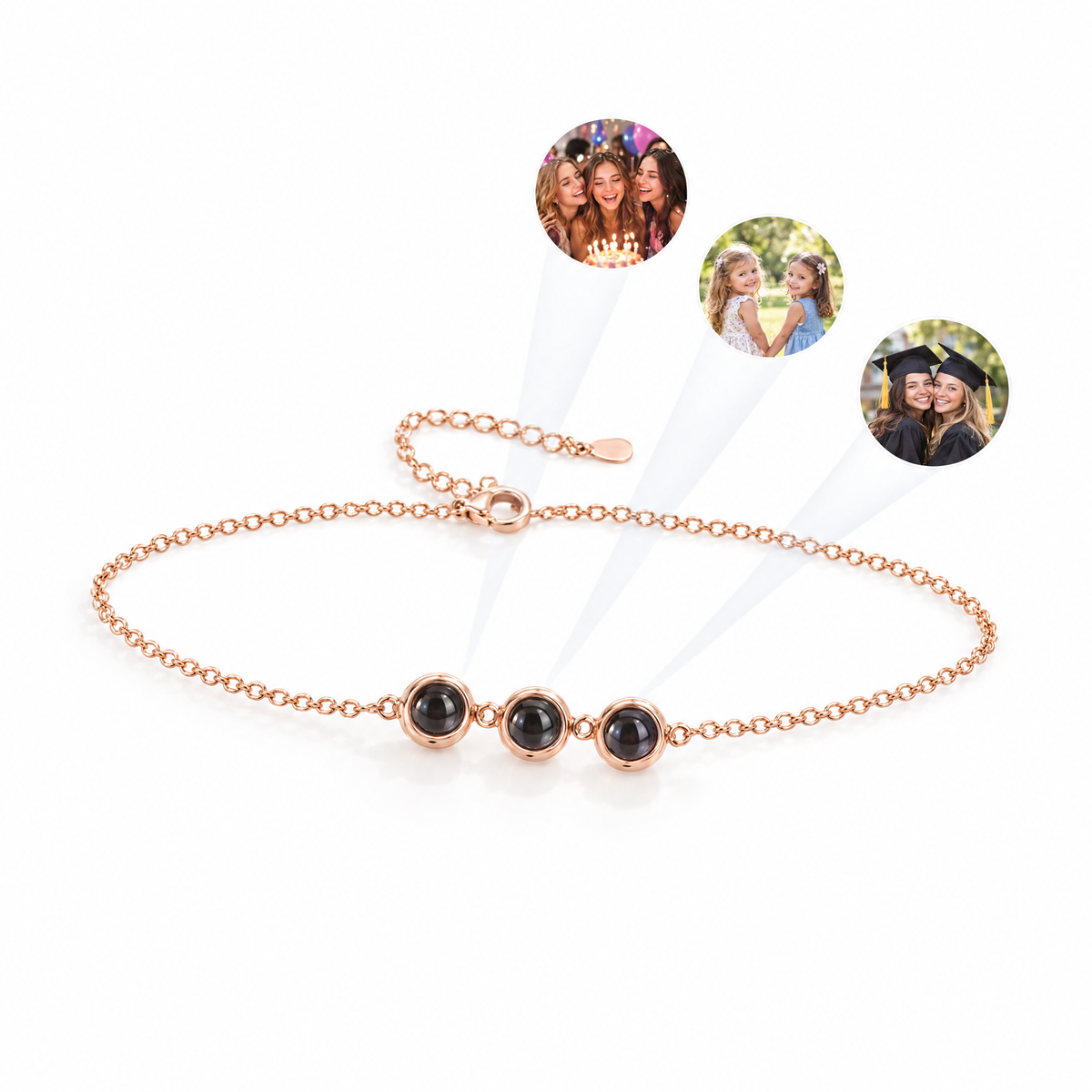 Pulsera en oro rosa con tres fotos de amigas dentro