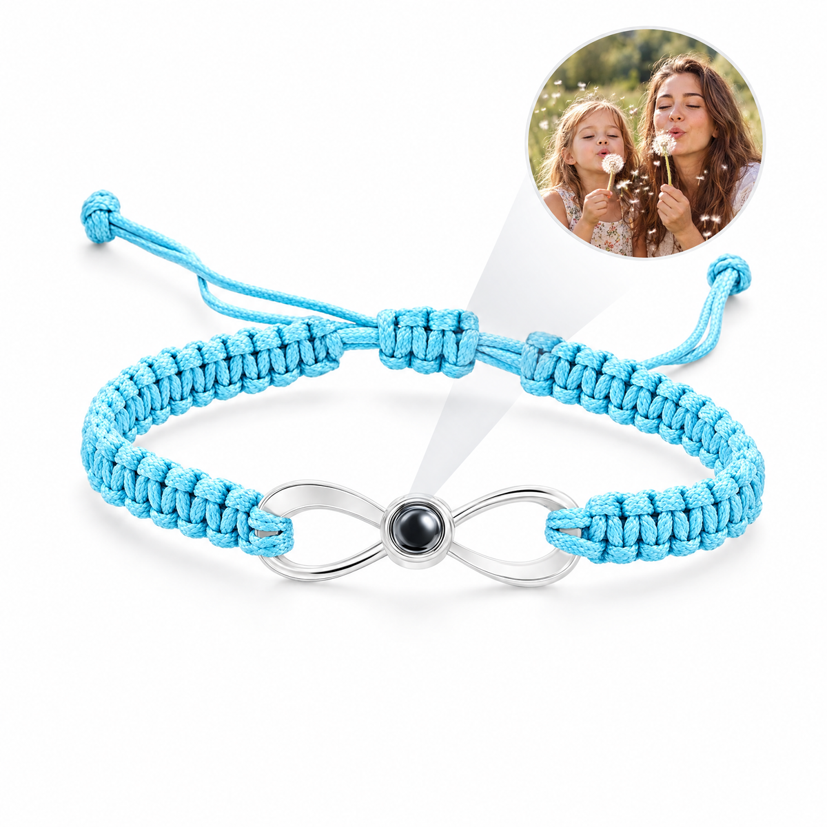Pulsera de cordón azul con infinito plateado y la foto de una madre y su hija proyectada