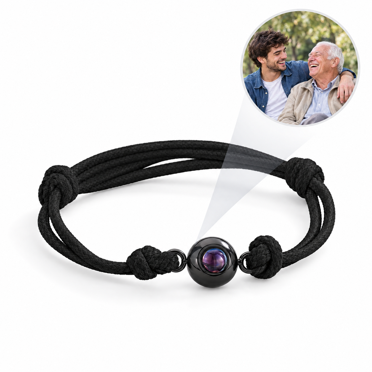 Pulsera Trendly de cordón negro y mira negra con la foto de un chico y su abuelo proyectada